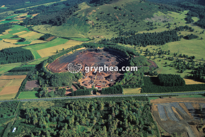 Puy de Lemptégy_vue aérienne - gryphea.com